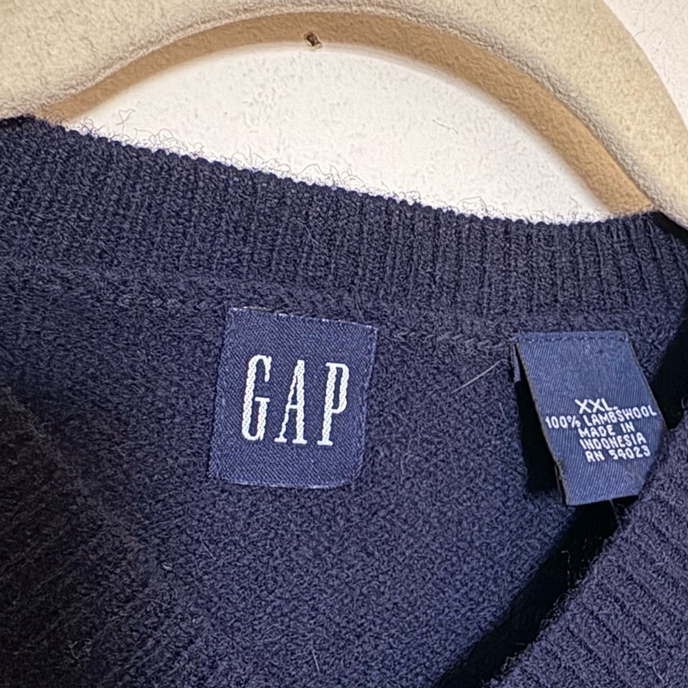 Vintage NWT GAP Men's V-Neck Super Dark Blue/Black Sweater Vest - Picture 4 of 7